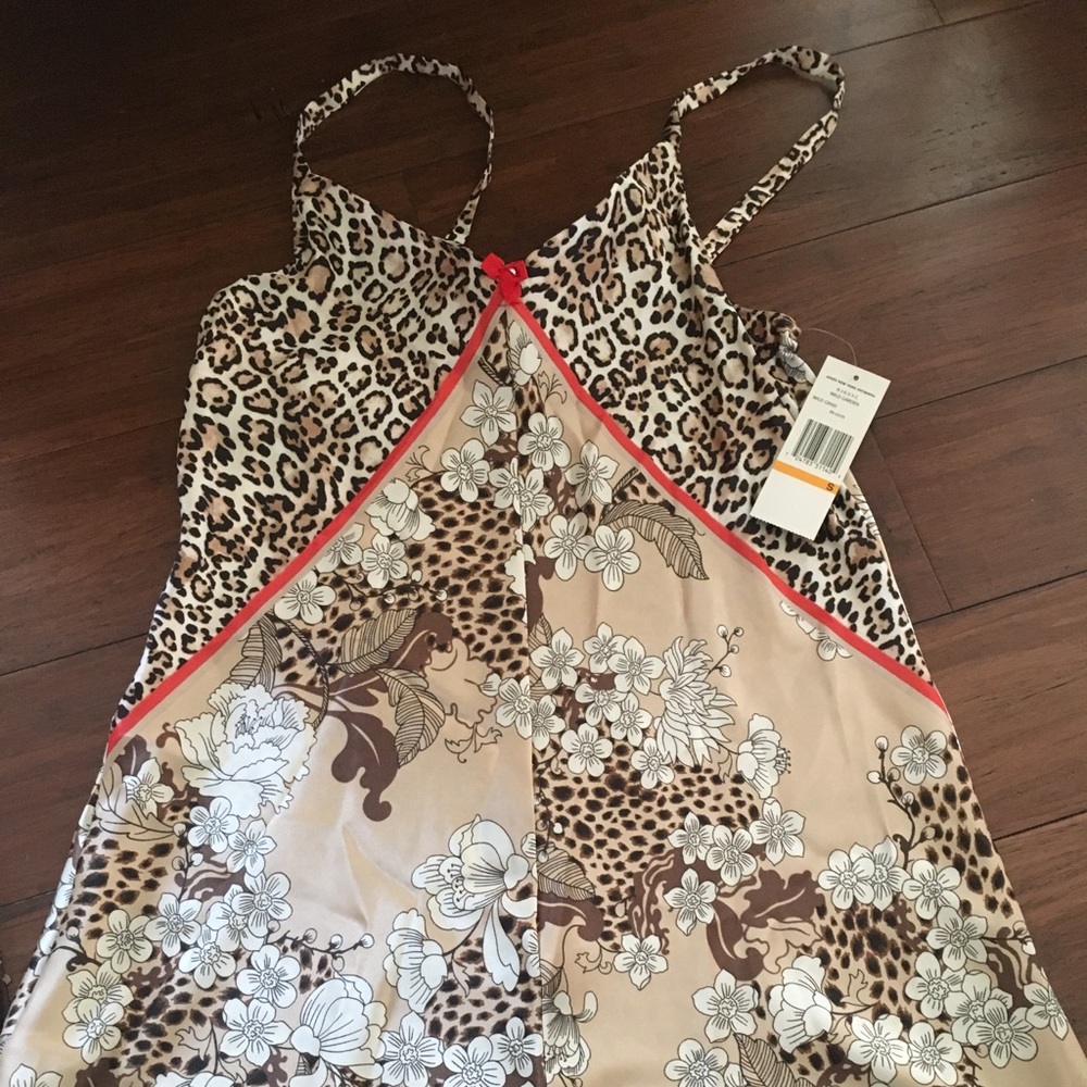 NWT lingerie and robe set
